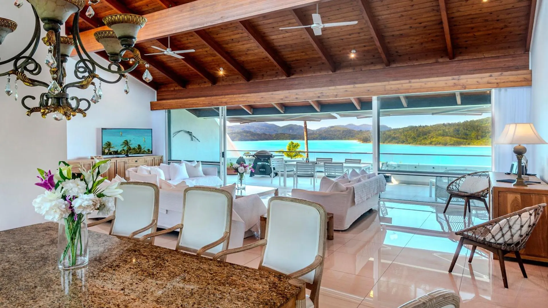 Bella Vista E9 - Ocean View Spacious 2 Bedroom With Golf Buggy Apartment *