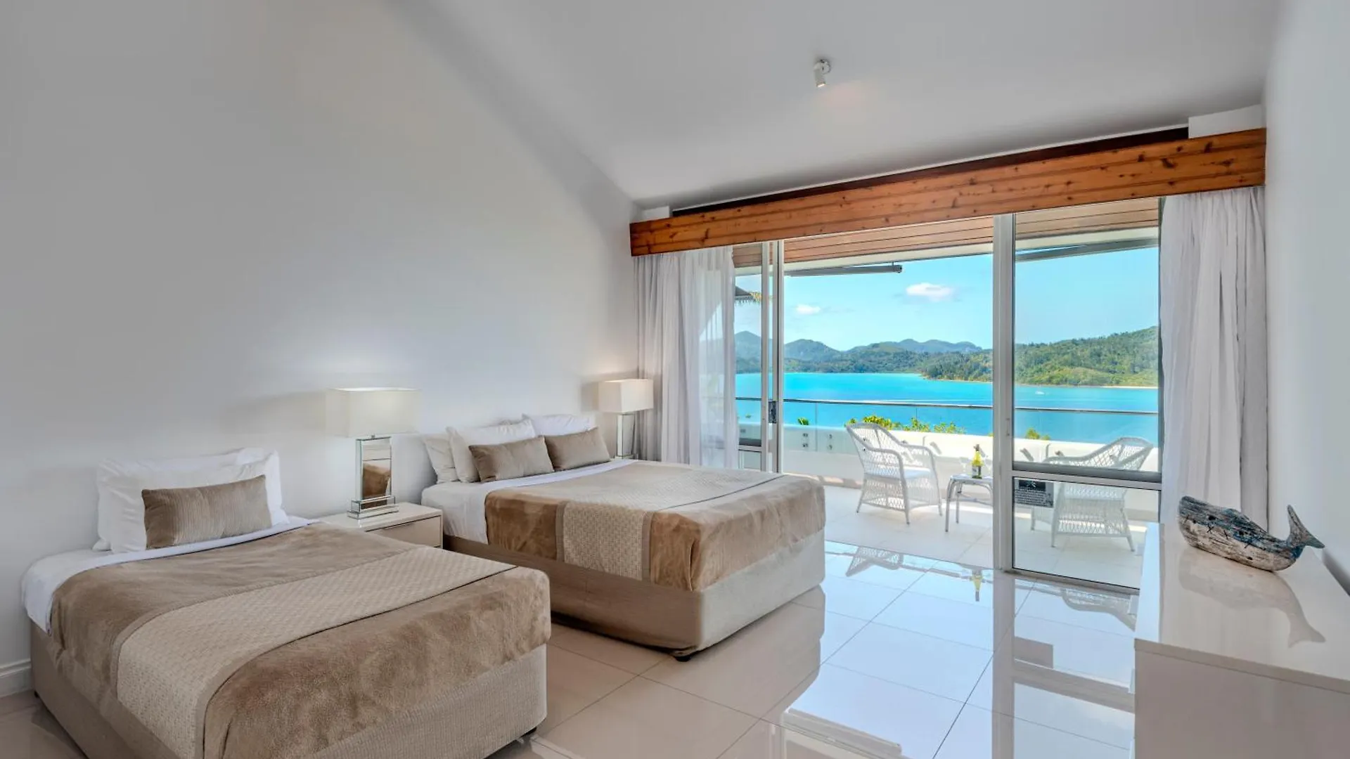 Bella Vista E9 - Ocean View Spacious 2 Bedroom With Golf Buggy Apartment Hamilton Island
