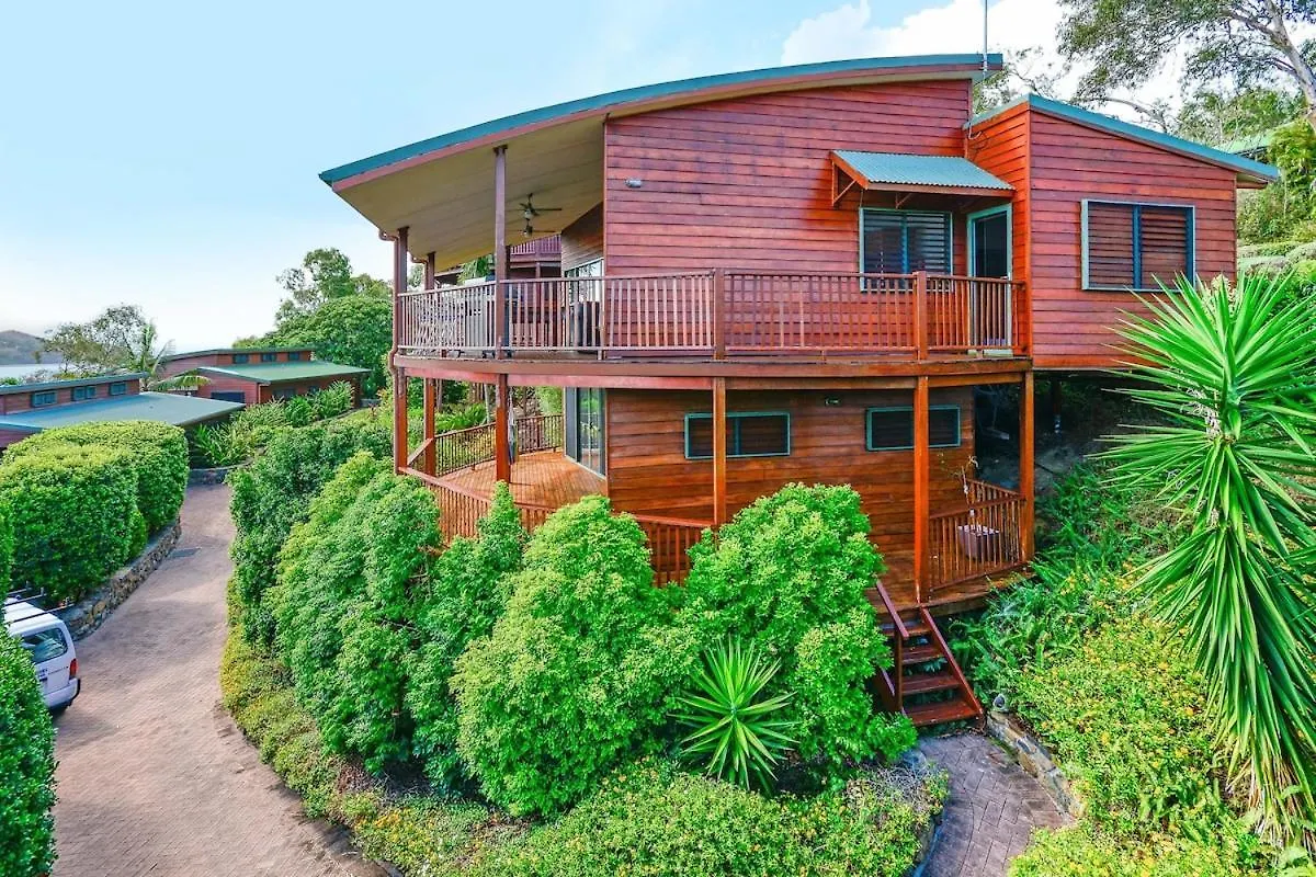 3 Bedroom Villa, Great Views, Buggy * Hamilton Island