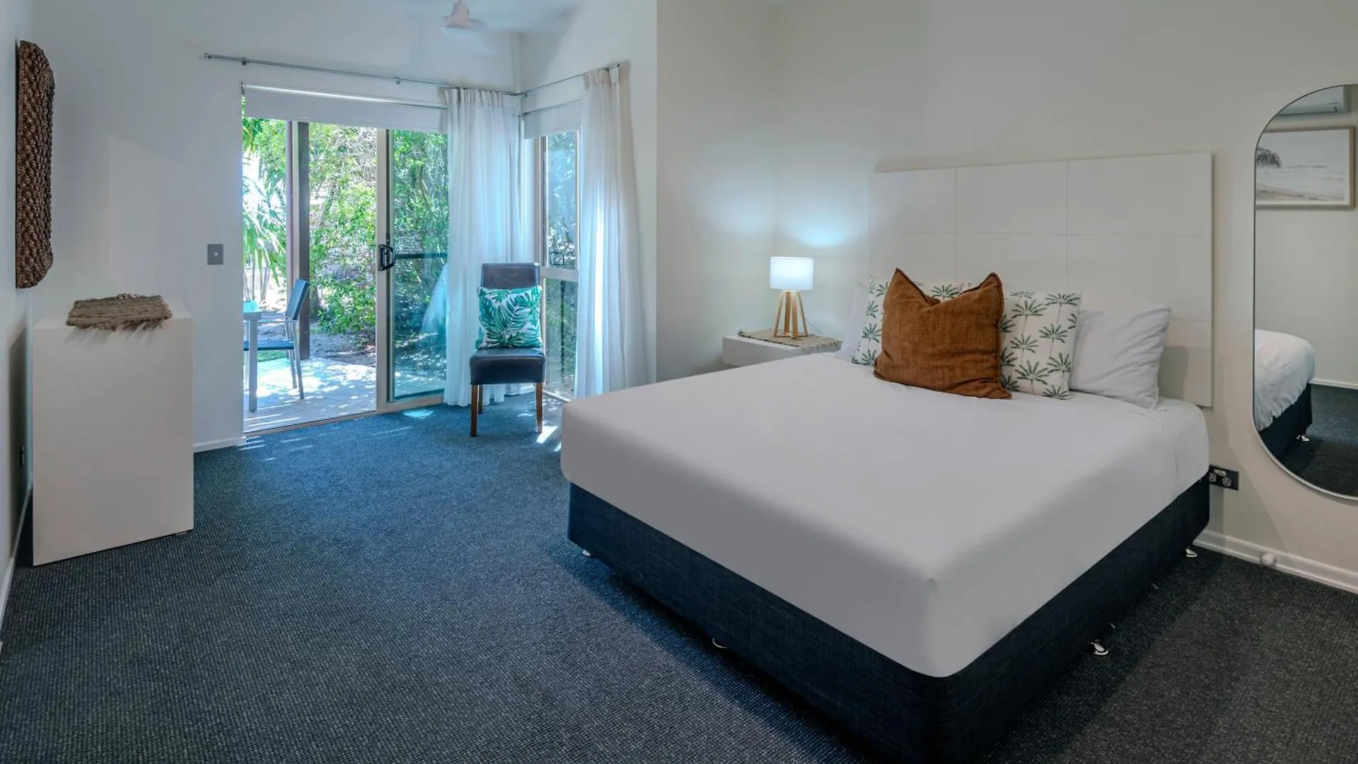 Cooinda Gardens 6 On By Hamorent Hamilton Island