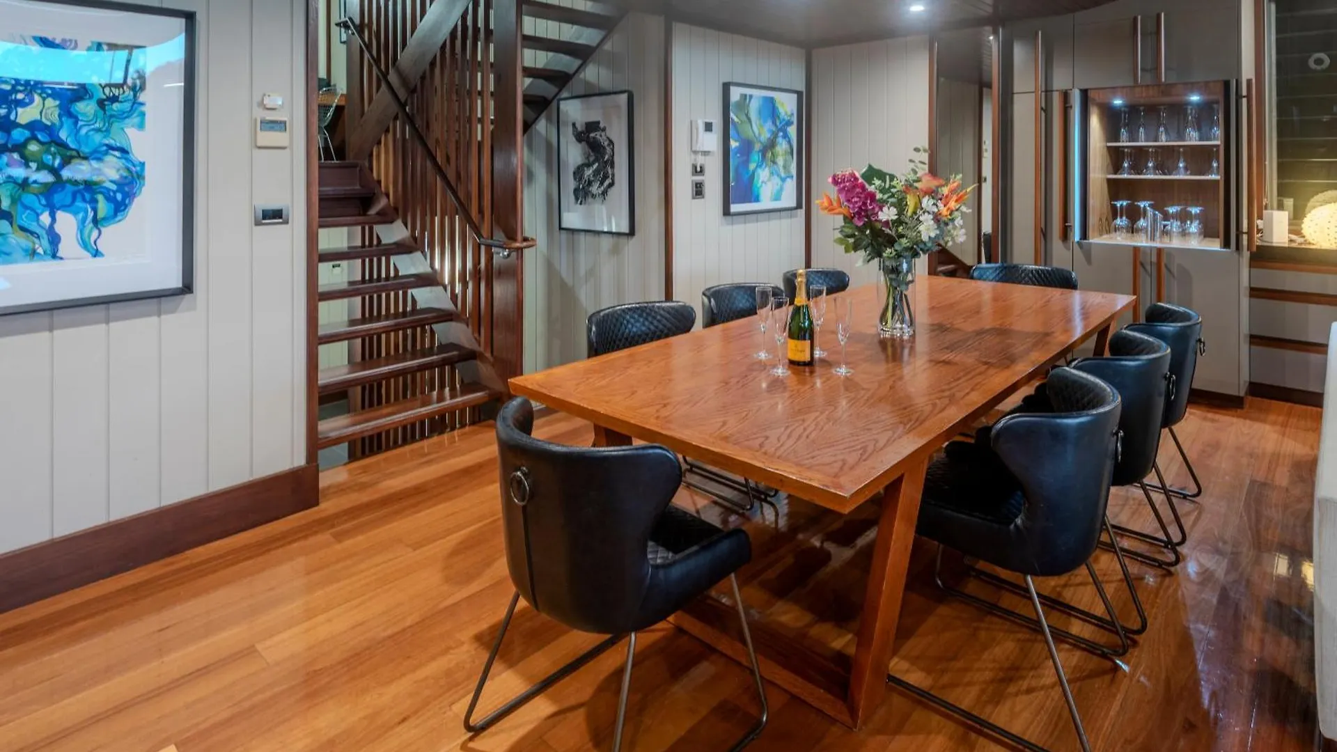 Yacht Club Apartment Hamilton Island
