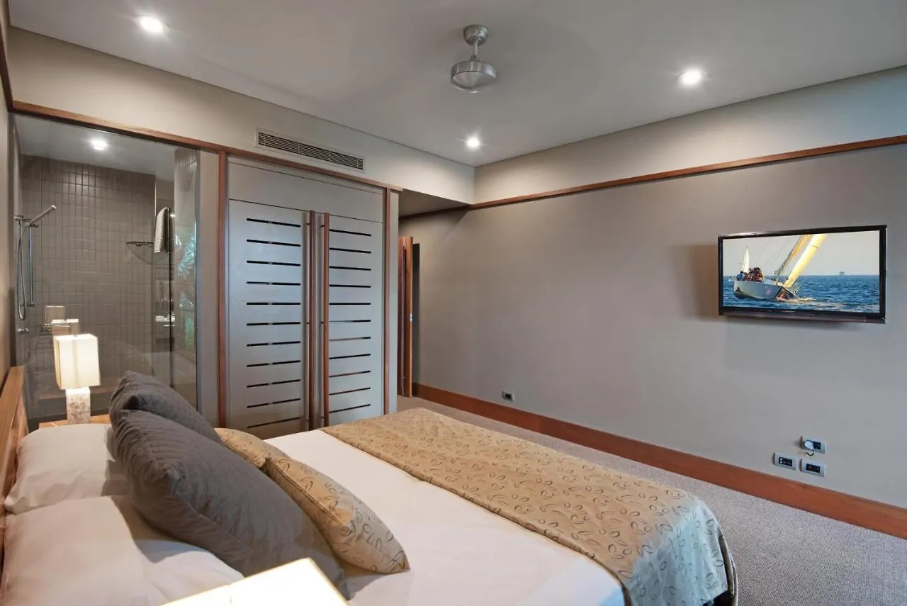Yacht Club 33 - Serenity - 4 Bedroom 4 Bathroom House Ocean Views 2 Buggies