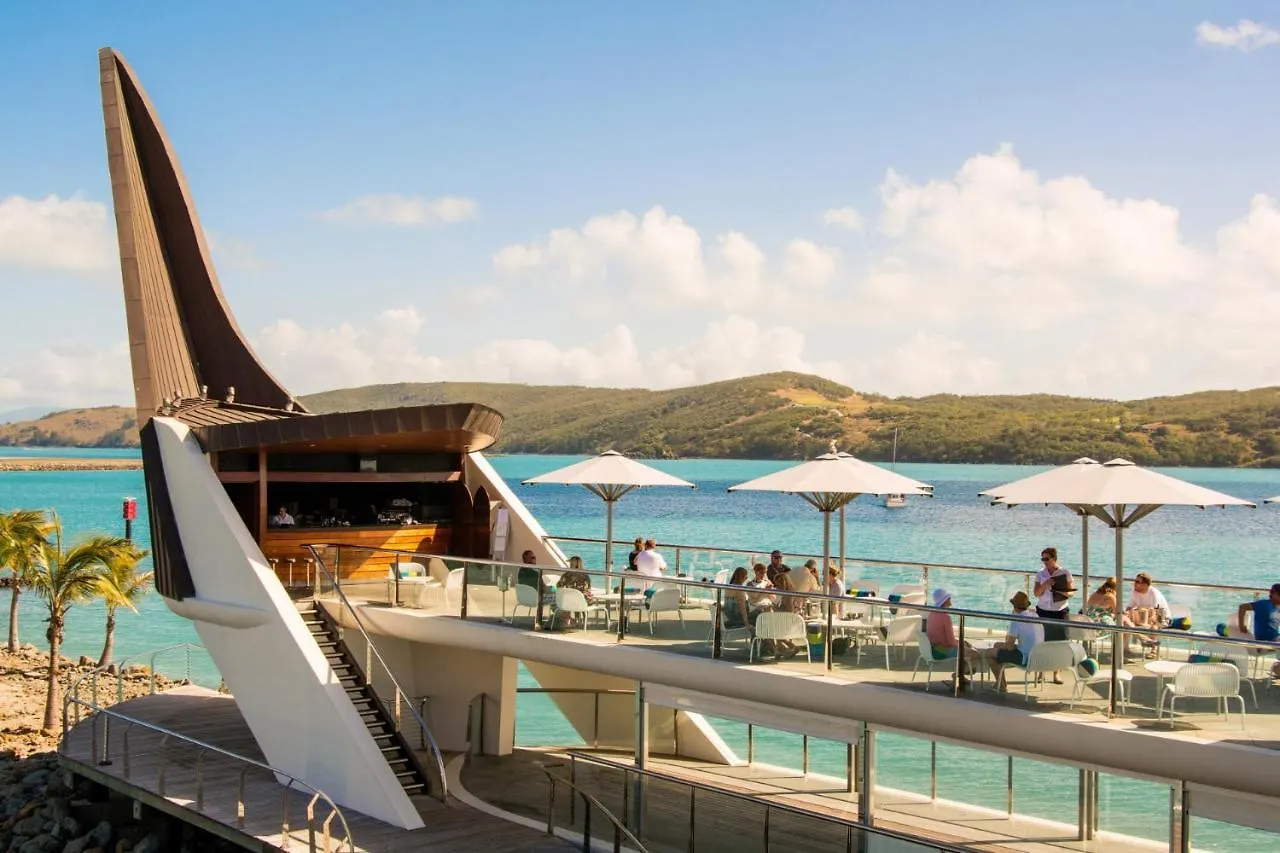 Yacht Club 33 - Serenity - 4 Bedroom 4 Bathroom House Ocean Views 2 Buggies Apartment