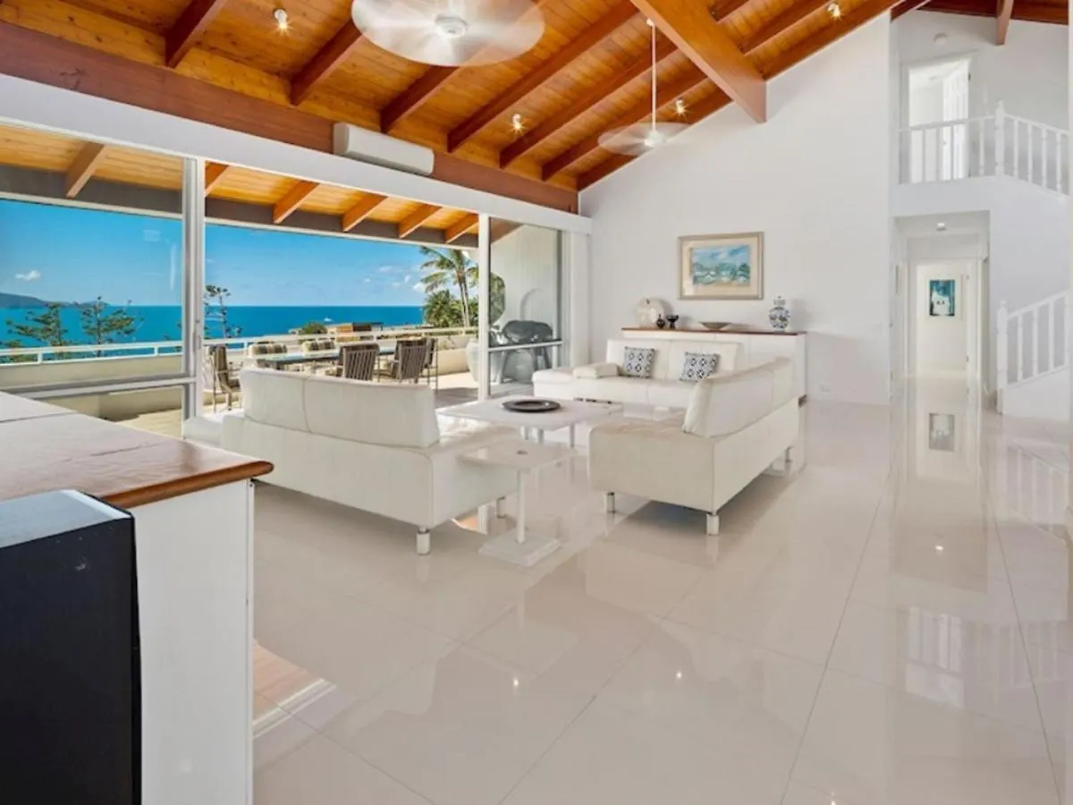 Bella Vista West 3 Luxury Ocean View Apartment