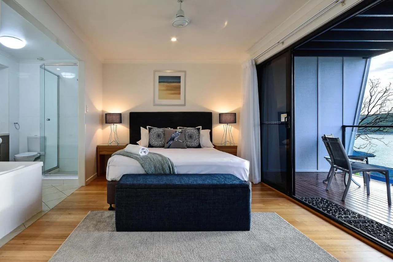Shorelines 31 Renovated Upmarket Two Bedroom With Ocean Views And Buggy Apartment *
