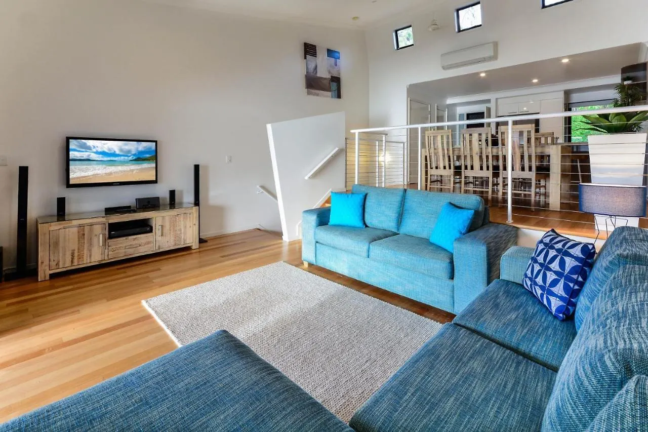 Shorelines 31 Renovated Upmarket Two Bedroom With Ocean Views And Buggy Apartment Hamilton Island