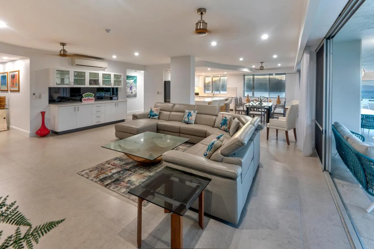 Apartment Allure On By Hiha *