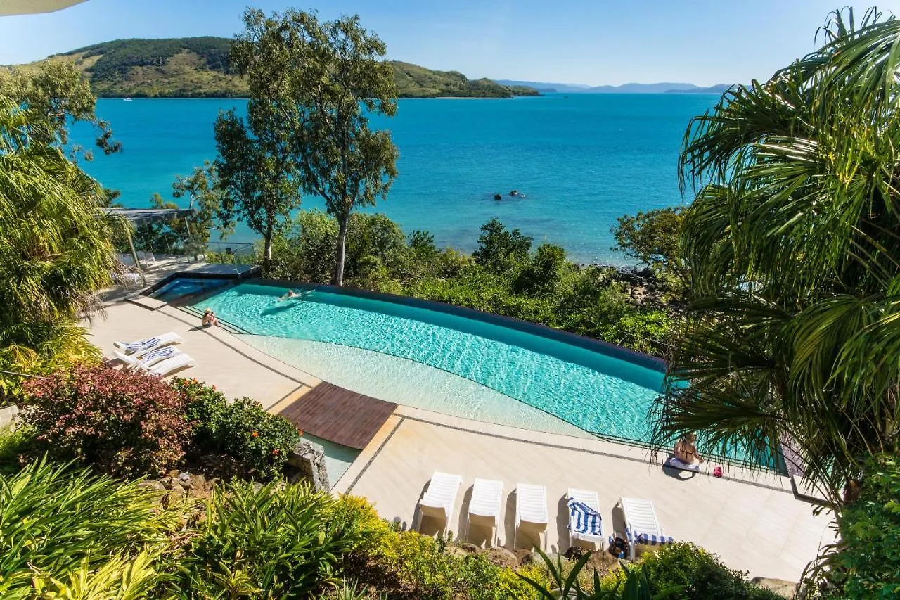 Edge 2 - Oceanfront Luxurious And Spacious 4 Bedroom Split Level With Buggy And Valet Service