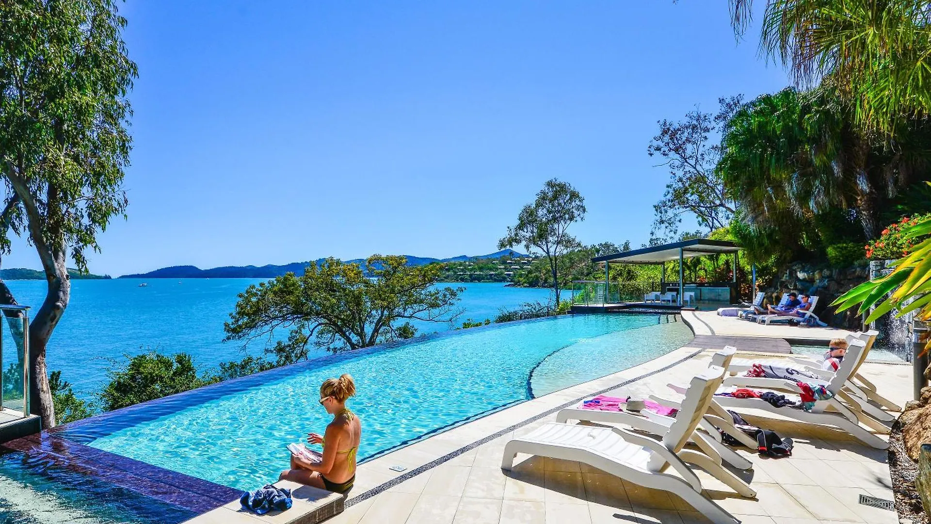 Edge 5 Oceanfront 3-bedroom - Featuring An Infinity Pool, Bath, Buggy And Valet Service