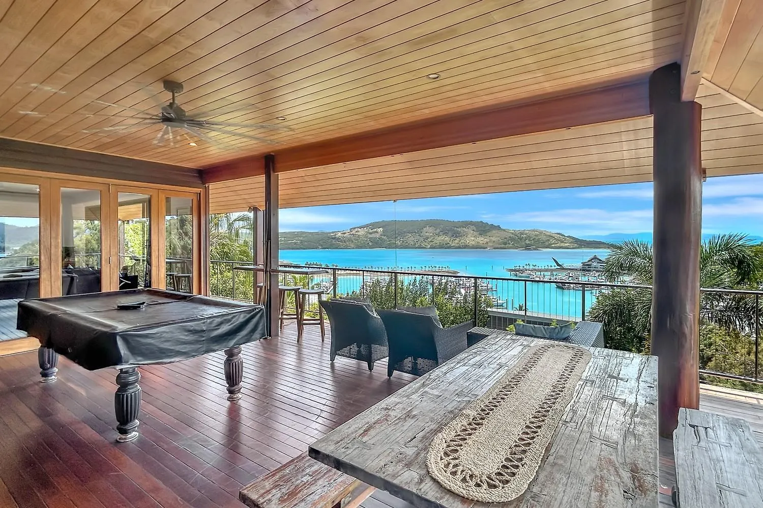 Vakantiehuis The Boathouse 4 Bedroom Luxury Private House *