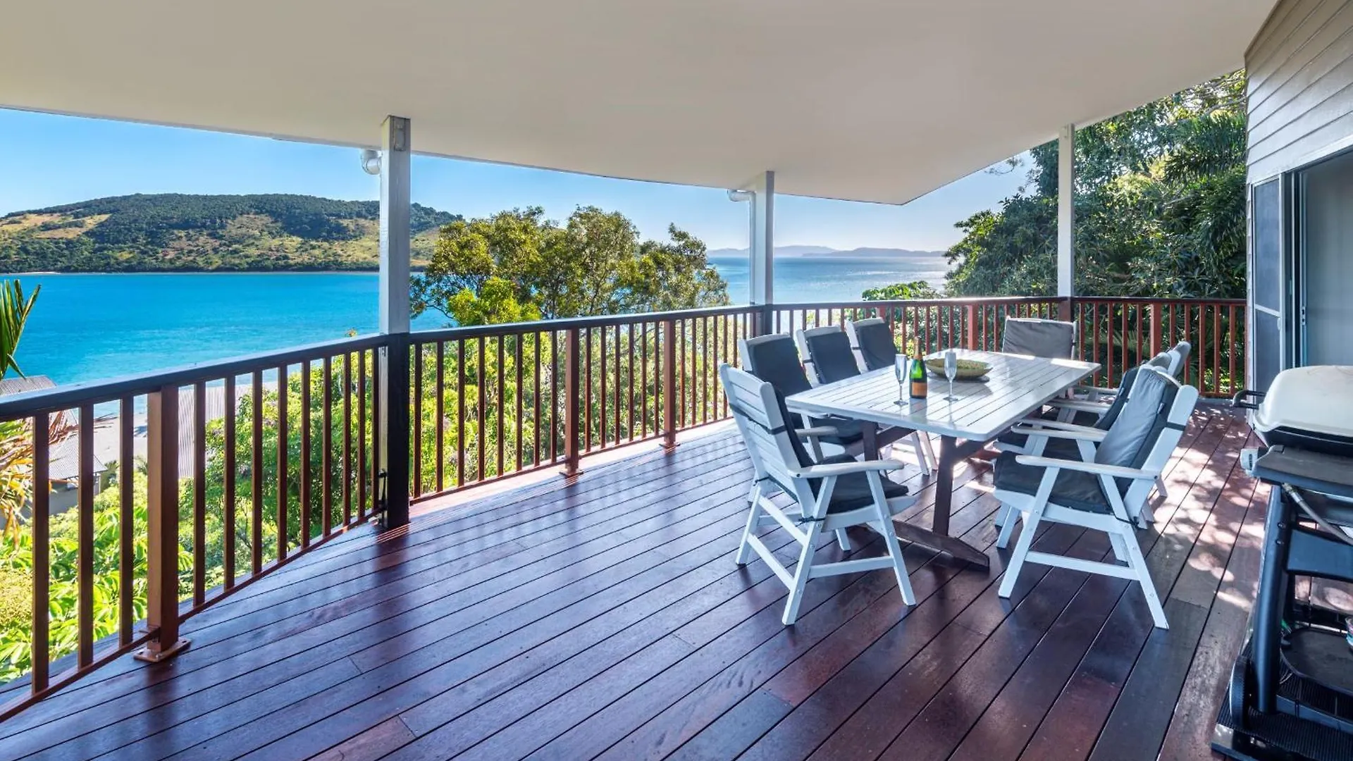 Casuarina 16 - 3 Bedroom House With 180 Degree Ocean Views, Buggy & Valet Service *