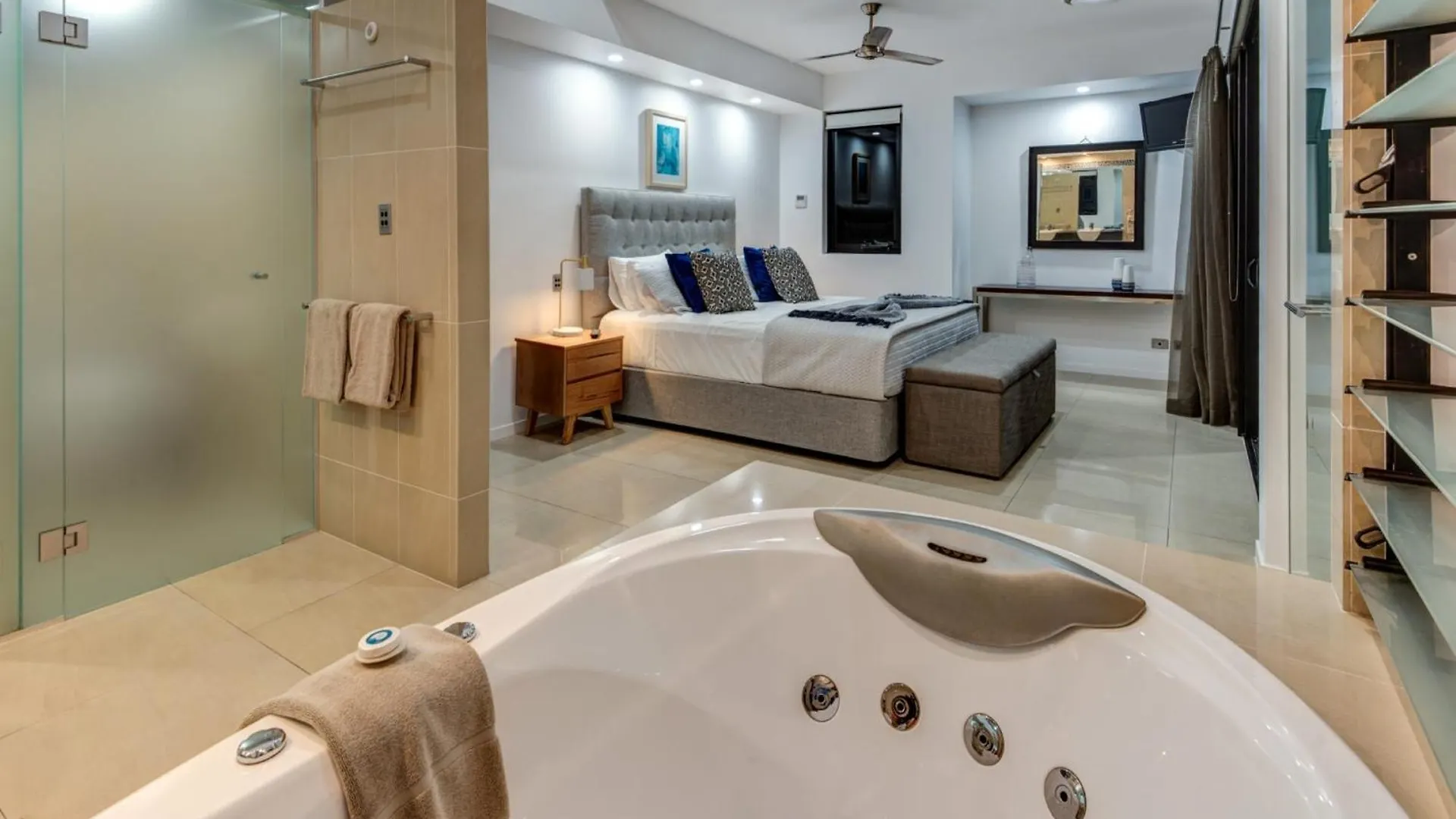 16 The Edge - - Waterfront, Golf Buggy And Sea Views 해밀턴아일랜드