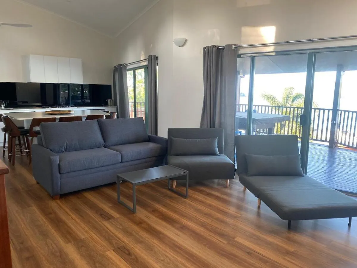 3 Bedroom Villa, Great Views, Buggy Villa Hamilton Island