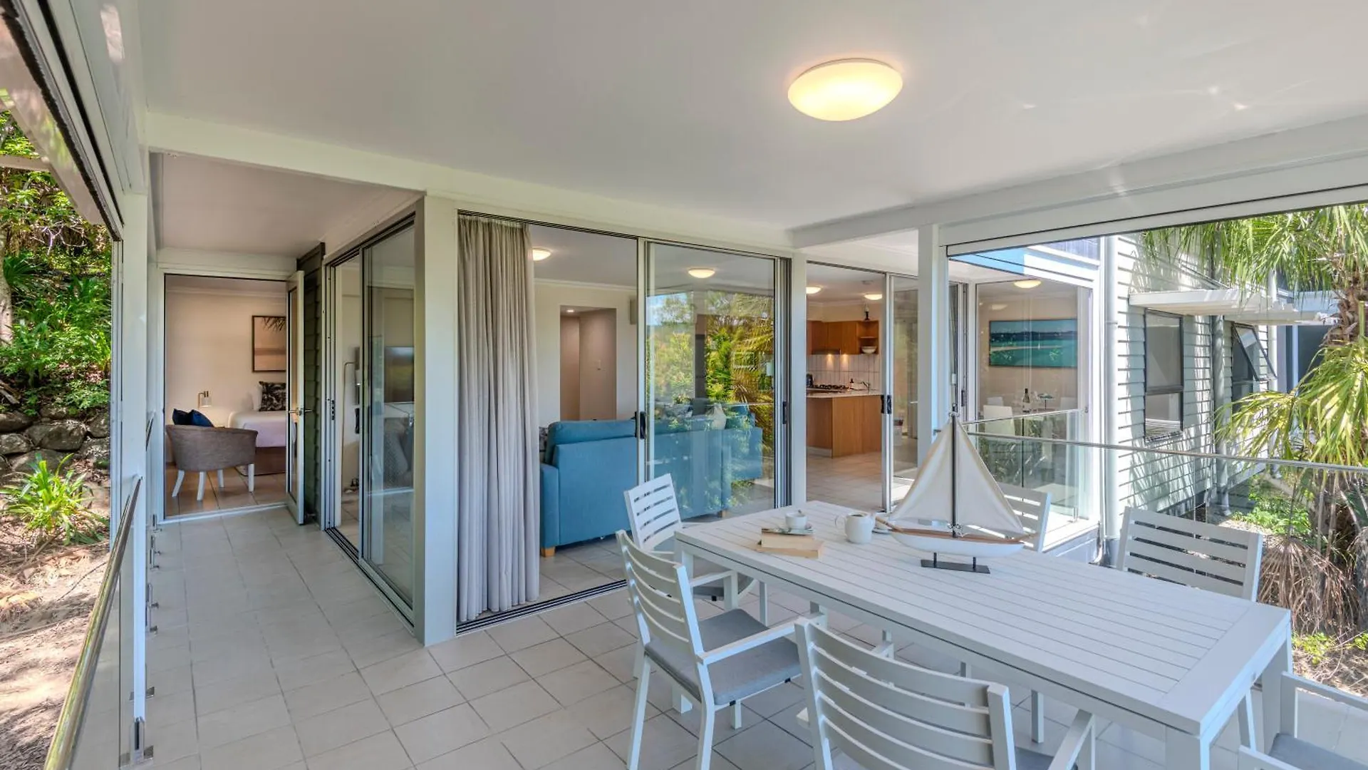 Oasis On By Hiha Apartament