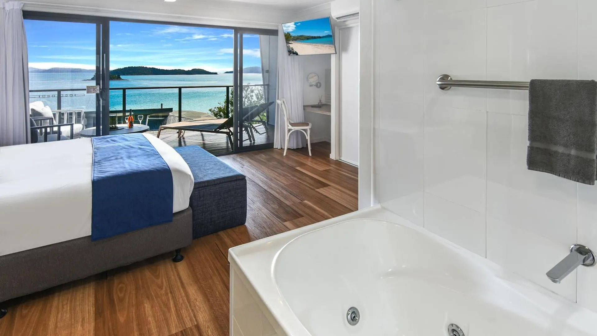 Lägenhet Shorelines 31 Renovated Upmarket Two Bedroom With Ocean Views And Buggy