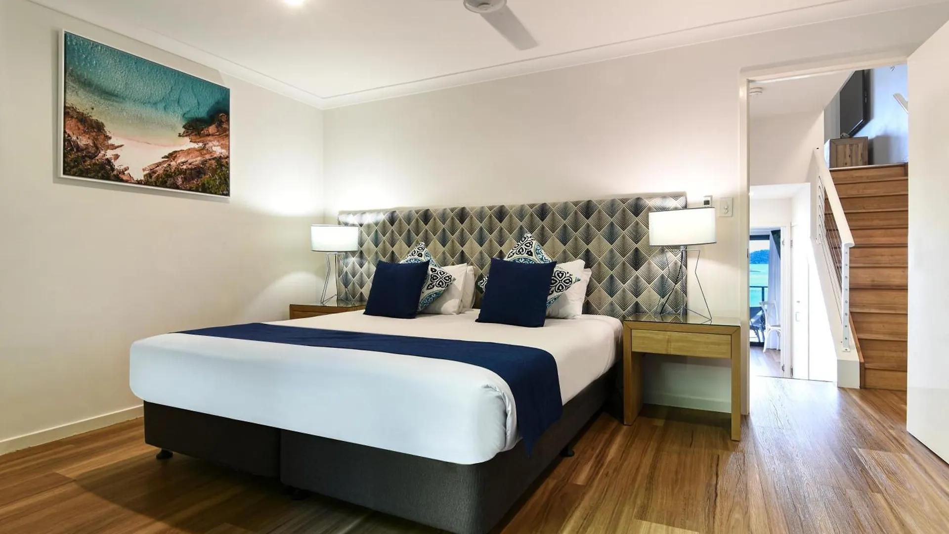 Shorelines 31 Renovated Upmarket Two Bedroom With Ocean Views And Buggy * Hamilton Island