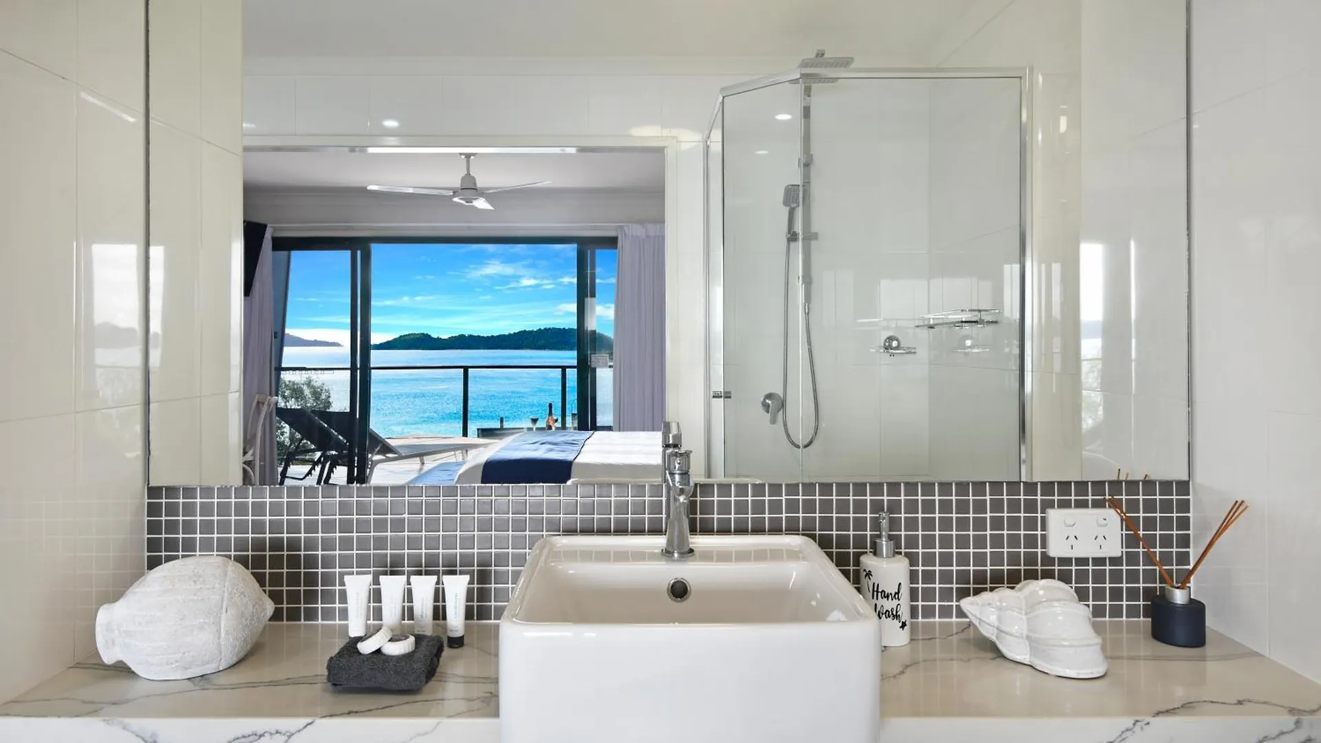 Lägenhet Shorelines 31 Renovated Upmarket Two Bedroom With Ocean Views And Buggy *