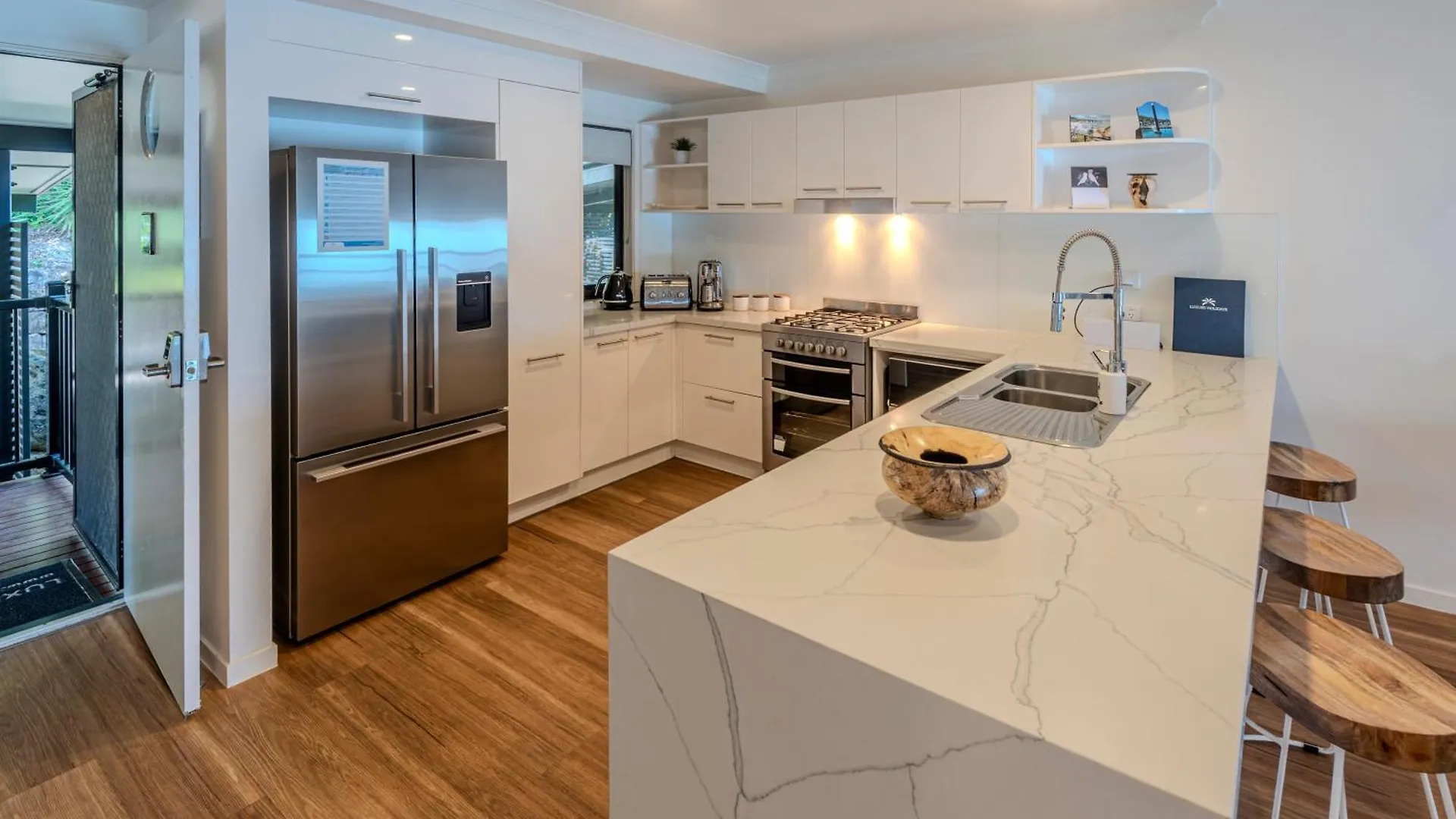 Lägenhet Shorelines 31 Renovated Upmarket Two Bedroom With Ocean Views And Buggy Hamilton Island