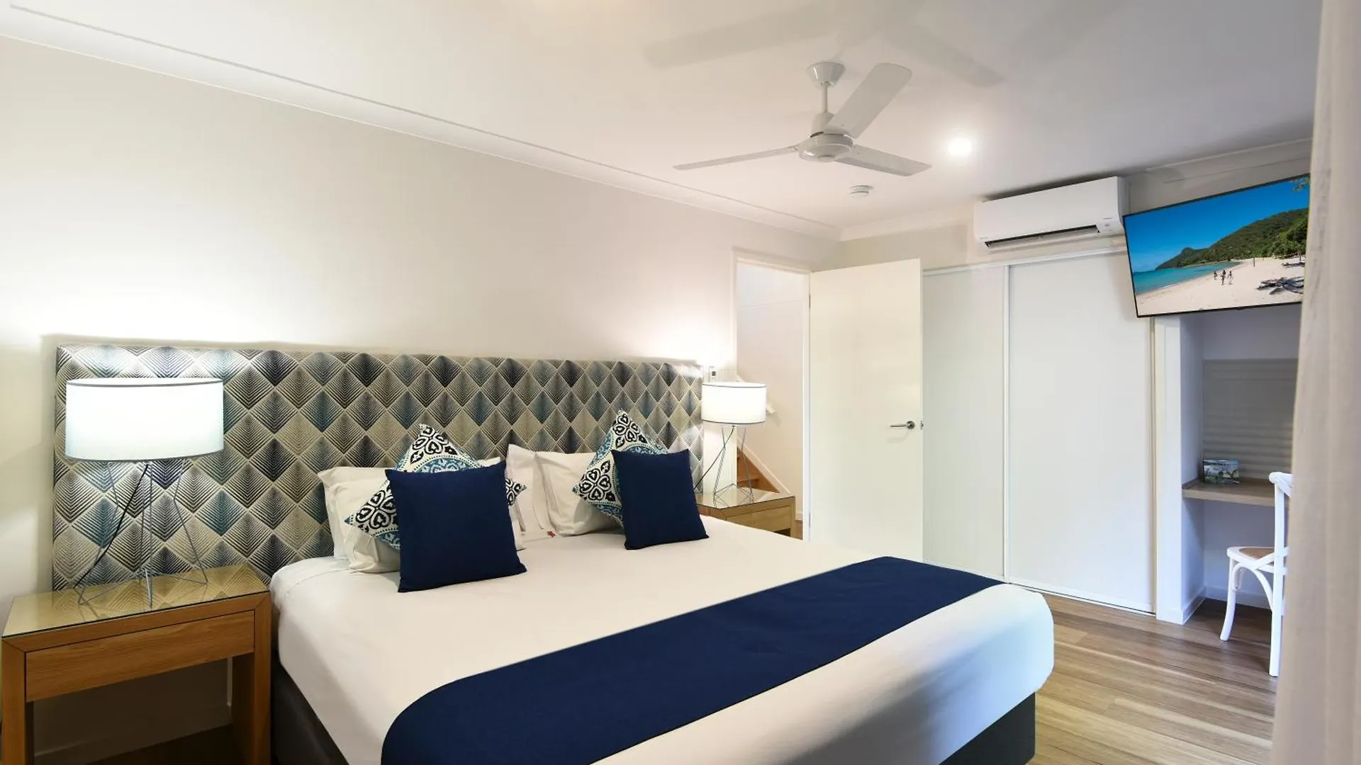 Shorelines 31 Renovated Upmarket Two Bedroom With Ocean Views And Buggy * Hamilton Island