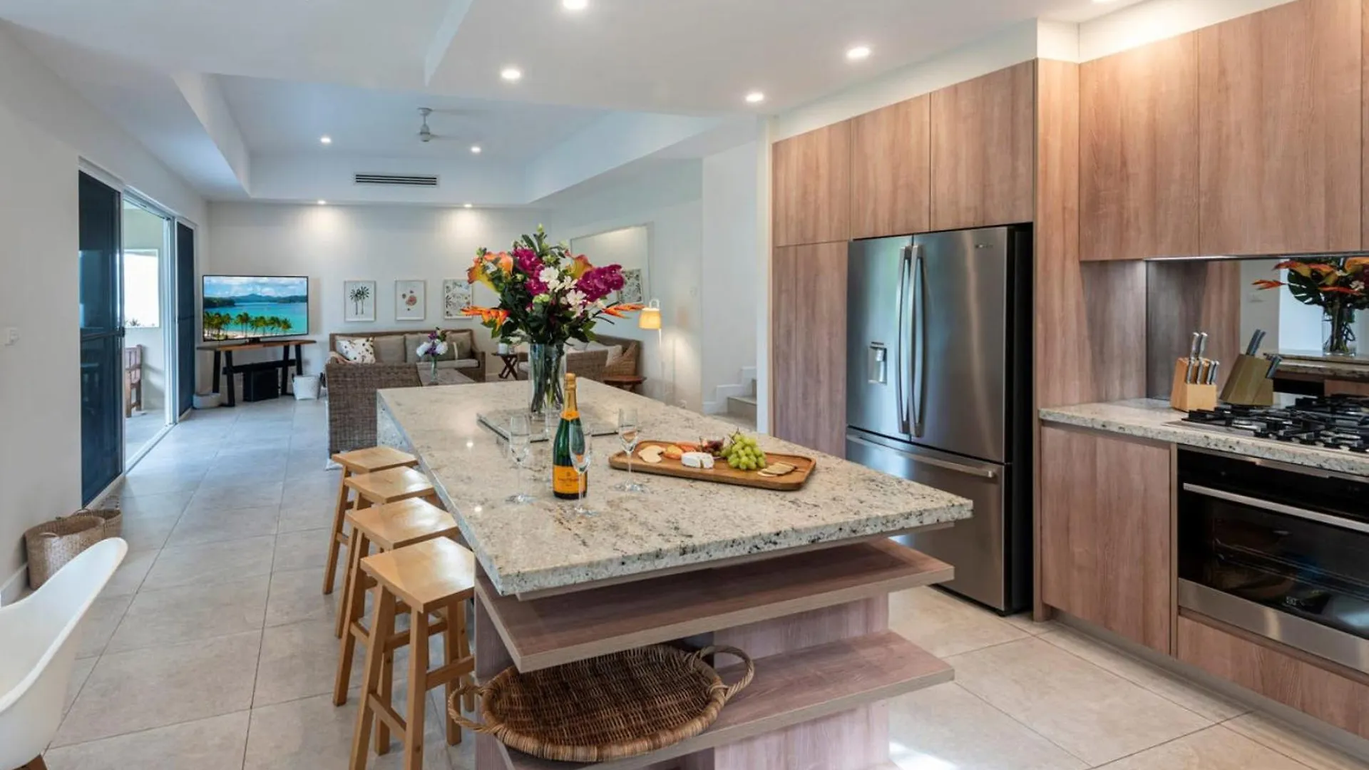 Villa La Bella Waters 3 - Oceanview's, Pool, Buggy And Transfers Hamilton Island