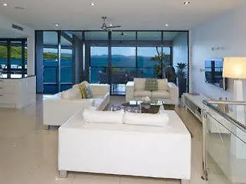 Edge 5 Oceanfront 3-bedroom - Featuring An Infinity Pool, Bath, Buggy And Valet Service *